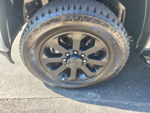Certified 2025 RAM 2500 Big Horn AWD/4WD image 5