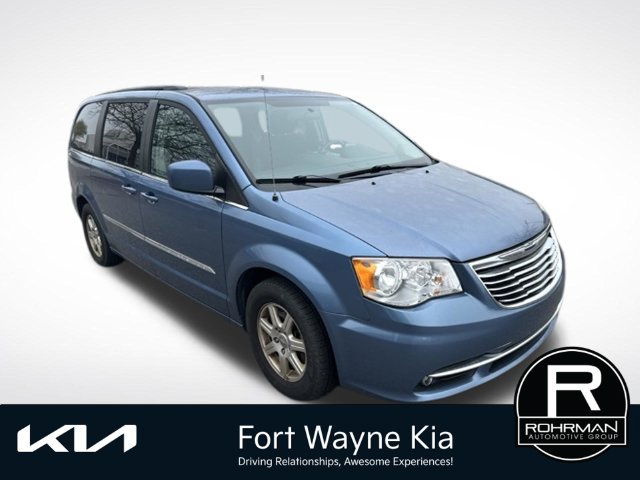 Used 2011 Chrysler Town & Country Touring FWD image 7
