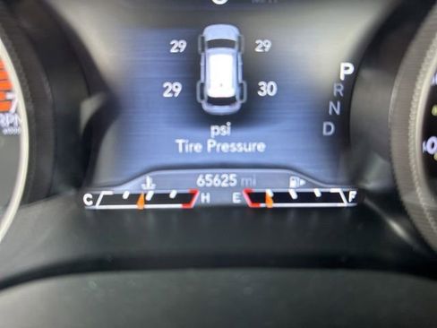 Used 2019 Jeep Cherokee Limited FWD image 28