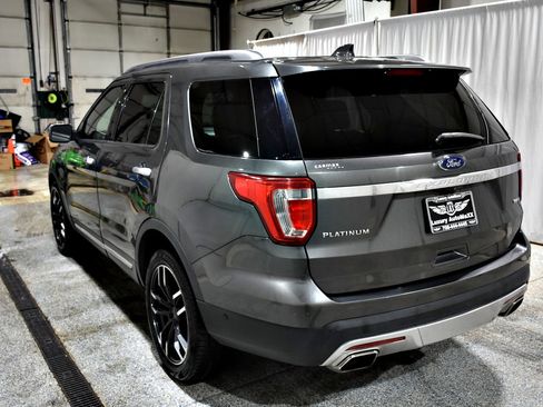 Used 2017 Ford Explorer Platinum image 34