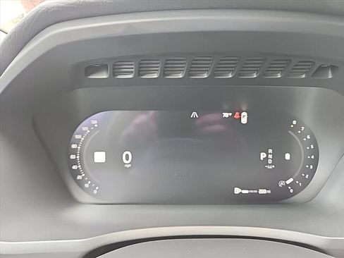 Certified 2025 Volvo XC90 B5 Core w/ Climate Package AWD/4WD image 15