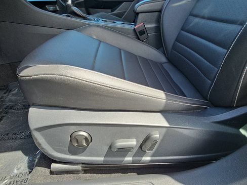 Used 2024 Volkswagen Jetta SE FWD image 27