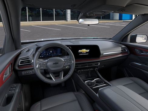 New 2026 Chevrolet Traverse Z71 w/ LPO, Floor Liner Package AWD/4WD image 15