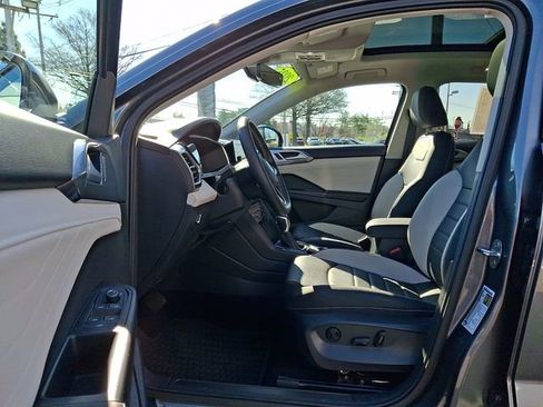 Certified 2025 Volkswagen Taos SEL w/ Black Wheel Plus Package image 13