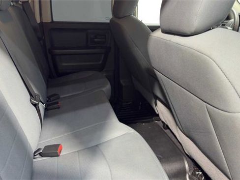 Used 2018 RAM 1500 Express image 16