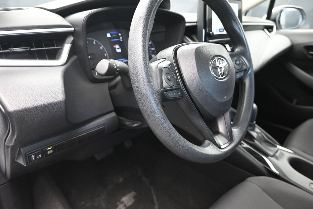 Used 2024 Toyota Corolla LE FWD image 12