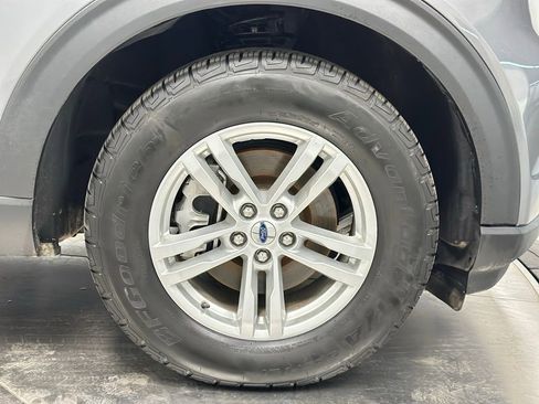 Certified 2022 Ford Explorer XLT image 28