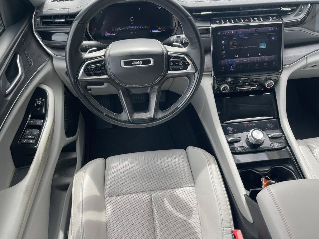 Used 2022 Jeep Grand Cherokee Overland w/ Adv Protech Group III AWD/4WD image 3