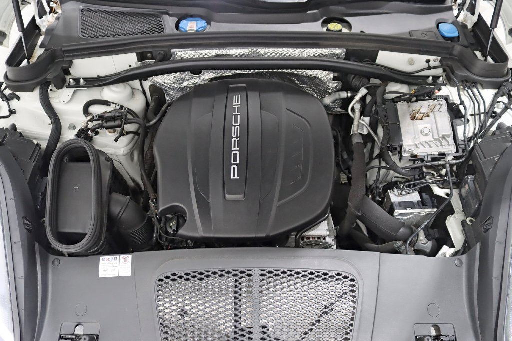 Used 2021 Porsche Macan AWD/4WD image 37