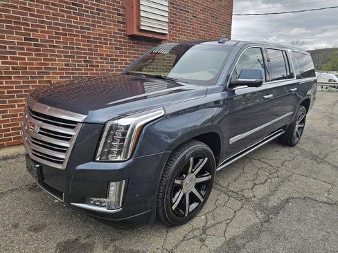 Used 2019 Cadillac Escalade ESV Platinum AWD/4WD image 24