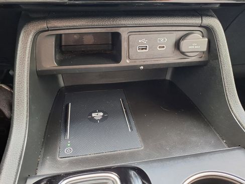 Used 2023 Honda Pilot Touring image 9