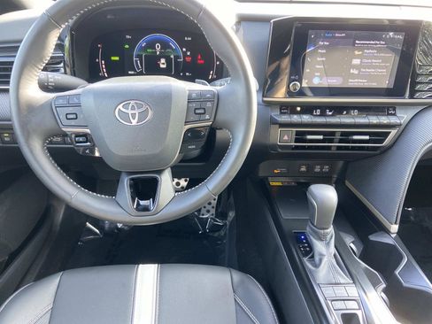 Used 2026 Toyota Camry SE FWD image 11