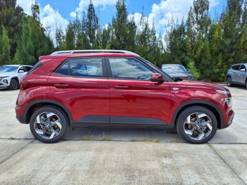 New 2025 Hyundai Venue SEL image 8