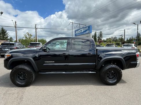 Used 2021 Toyota Tacoma TRD Off-Road AWD/4WD image 2