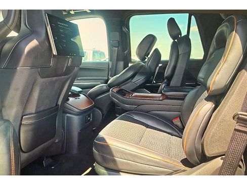 Used 2025 Lincoln Navigator Black Label AWD/4WD image 8