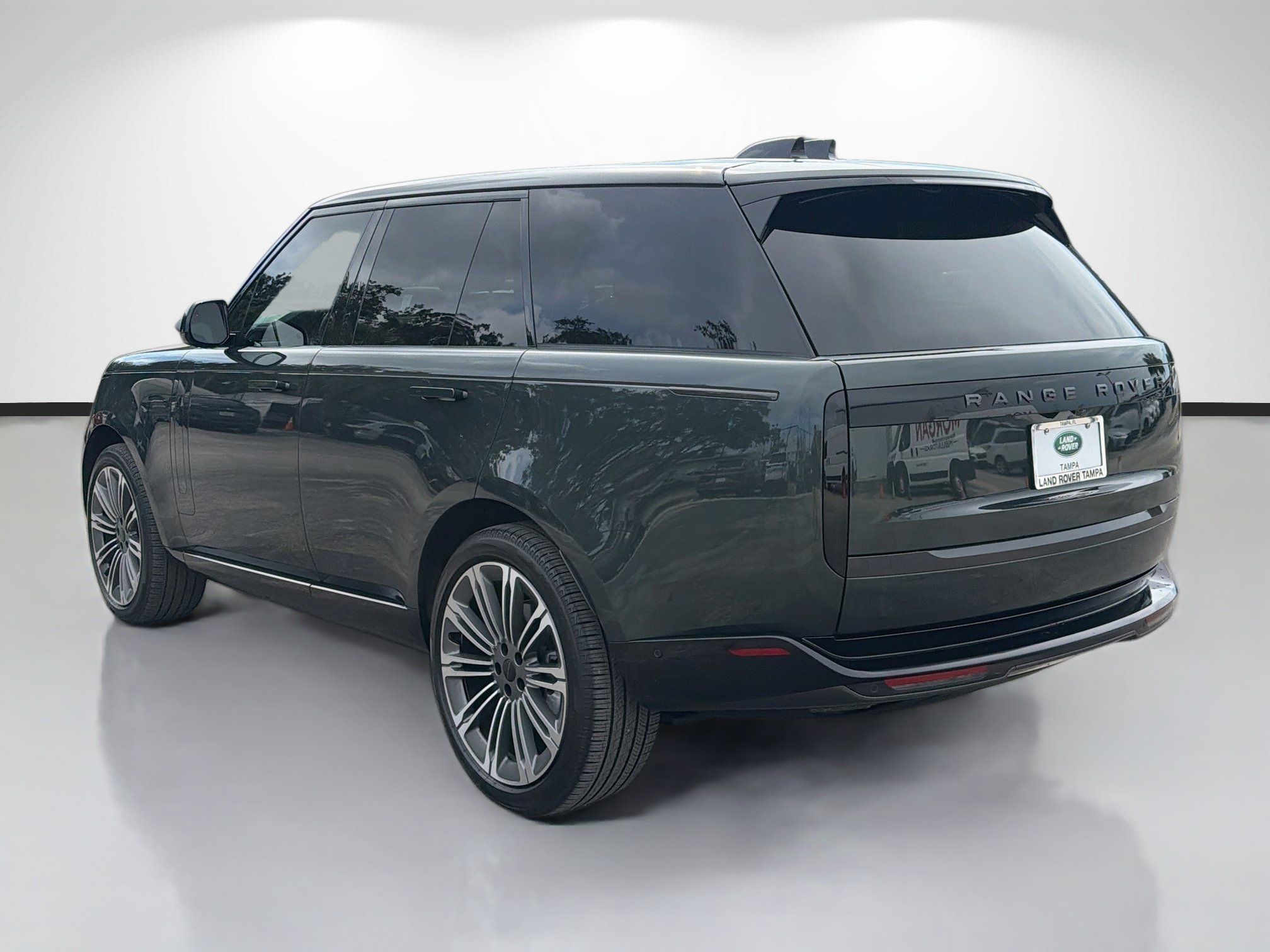 Used 2026 Land Rover Range Rover SE AWD/4WD image 3
