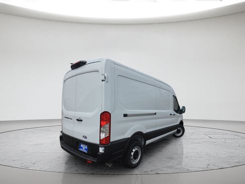 New 2026 Ford Transit 250 148 Medium Roof w/ Load Area Protection Package RWD image 4