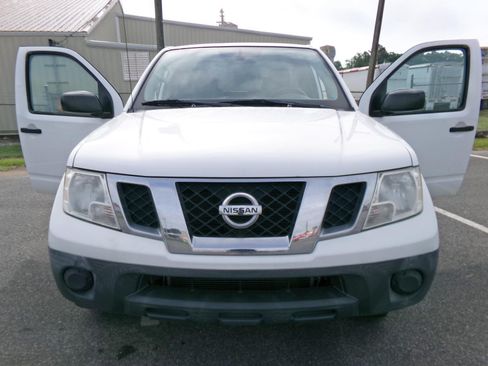 Used 2019 Nissan Frontier S RWD image 5