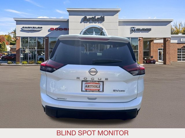 Used 2024 Nissan Rogue SV AWD/4WD image 6