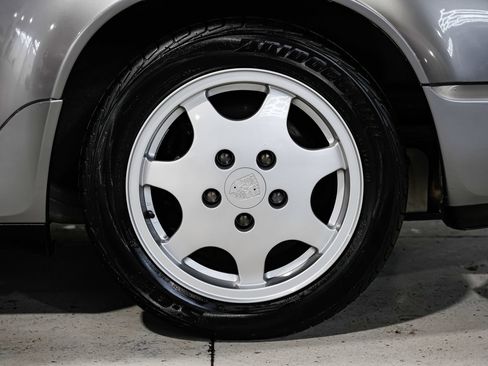 Used 1990 Porsche 911 Carrera RWD image 42