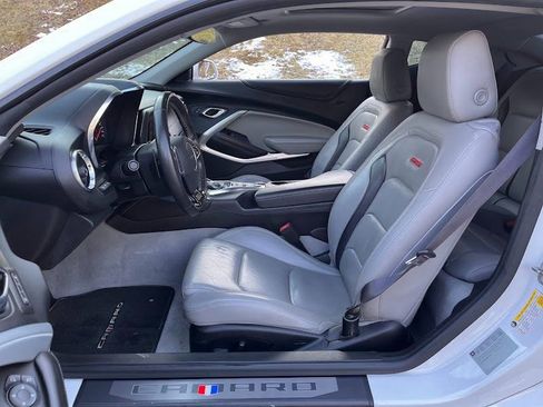 Used 2017 Chevrolet Camaro SS image 8