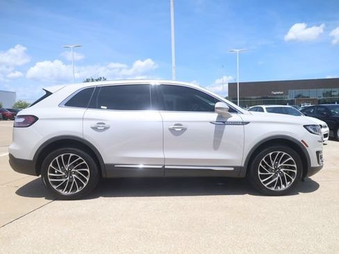 Used 2019 Lincoln Nautilus Reserve AWD/4WD image 3