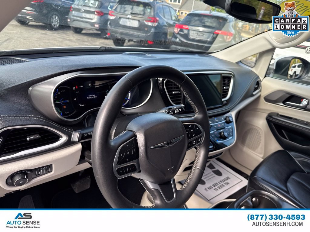 Used 2023 Chrysler Pacifica Touring-L FWD image 13