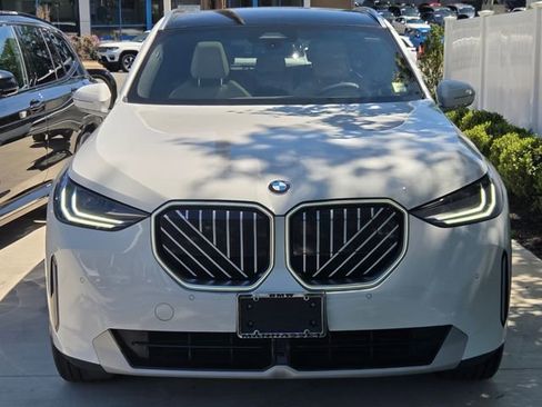 Used 2025 BMW X3 xDrive30i w/ Convenience Package AWD/4WD image 2
