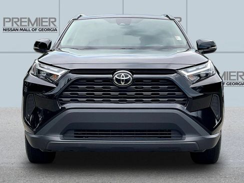 Used 2025 Toyota RAV4 XLE FWD image 2