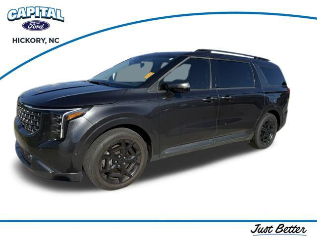 Used 2025 Kia Carnival SX w/ SX Dark Edition Package FWD image 1