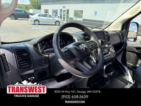 Used 2024 RAM ProMaster 2500 w/ Convenience Group FWD image 4