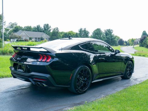 Used 2024 Ford Mustang GT Premium w/ GT Performance Package RWD image 3