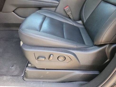 Used 2025 Chevrolet Tahoe LT AWD/4WD image 5