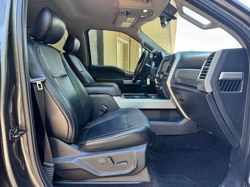 Used 2017 Ford F250 Lariat w/ Chrome Package AWD/4WD image 28