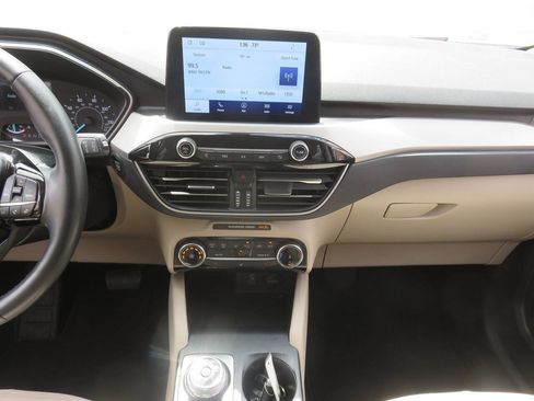 Used 2022 Ford Escape SE w/ Cold Weather Package AWD/4WD image 16