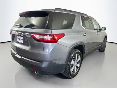 Used 2020 Chevrolet Traverse LT w/ LT Premium Package AWD/4WD image 7
