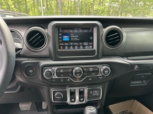 Used 2023 Jeep Wrangler Sport S AWD/4WD image 28