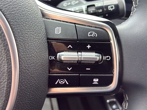 Certified 2025 Kia Sorento EX image 37
