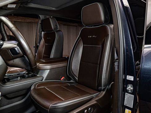 Used 2024 GMC Sierra 3500 Denali w/ Denali Reserve Package image 24