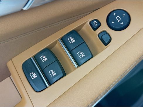 Used 2025 BMW X5 xDrive50e w/ Parking Assistance Package image 18