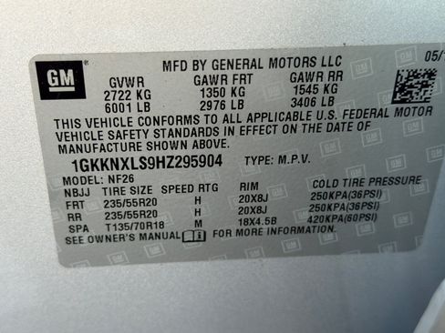 Used 2017 GMC Acadia Denali w/ Technology Package AWD/4WD image 27