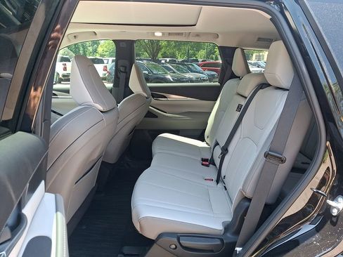 Used 2026 INFINITI QX60 Pure w/ Cargo Package FWD image 10