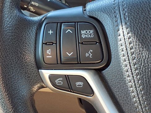 Used 2017 Toyota Sienna L image 14