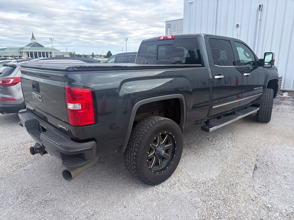Used 2018 GMC Sierra 2500 Denali w/ Duramax Plus Package AWD/4WD image 6