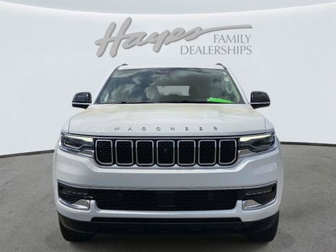 Used 2024 Jeep Wagoneer 4WD w/ Convenience Group I image 10