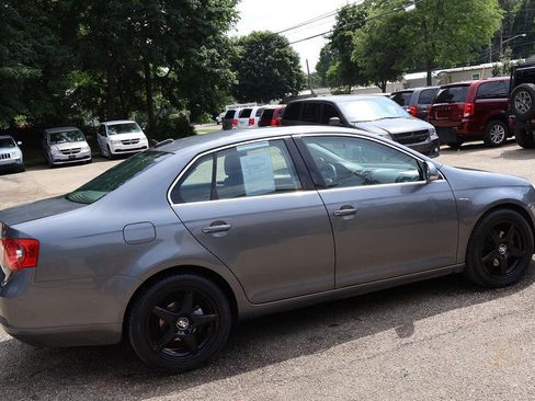 Used 2006 Volkswagen Jetta TDI FWD image 10