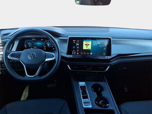 Used 2024 Volkswagen Atlas Cross Sport SE image 11