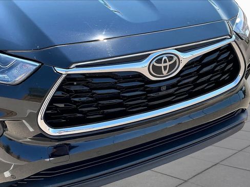 Used 2024 Toyota Highlander Limited AWD/4WD image 28