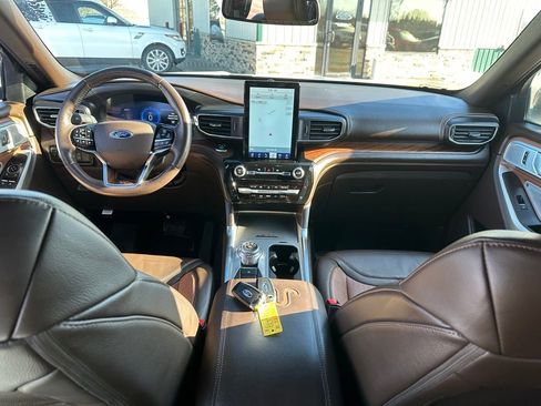 Used 2021 Ford Explorer King Ranch w/ Premium Technology Package image 26