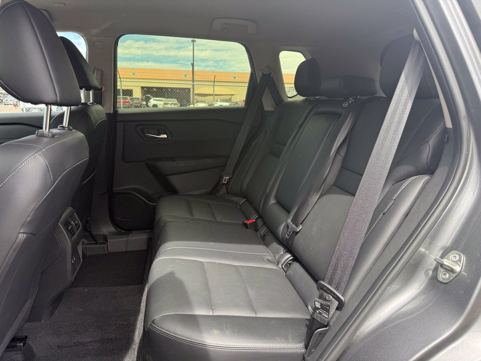 Used 2025 Nissan Rogue SL FWD image 7